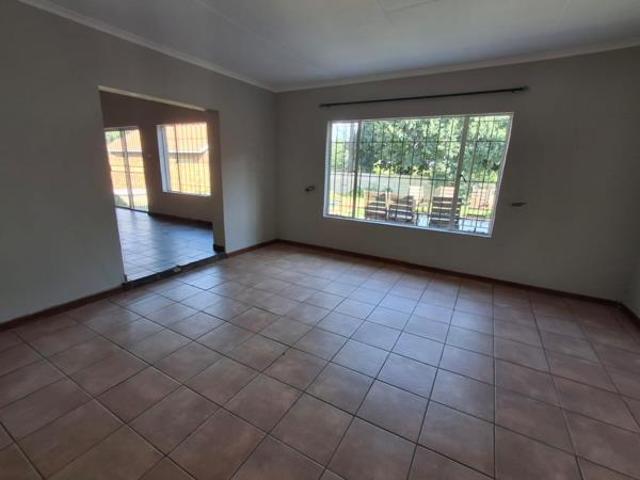 4 Bedroom House in Bergsig