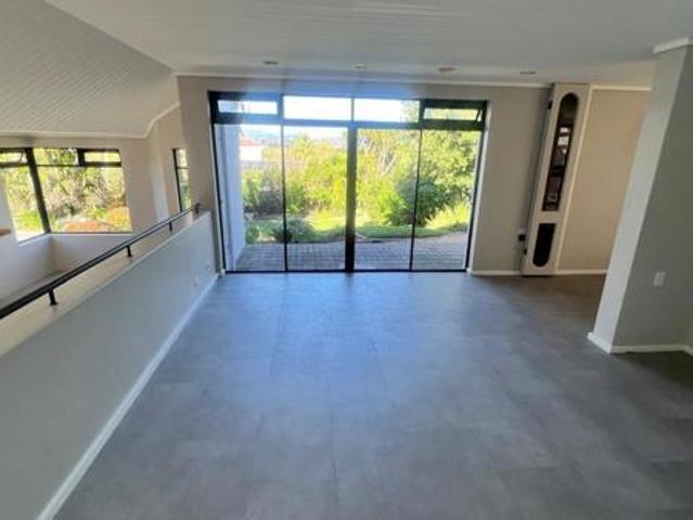 4 Bedroom House in Bergsig