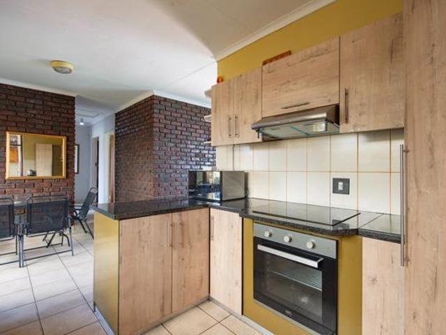 4 Bedroom House in Bergsig