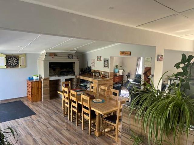 4 Bedroom House in Bergsig