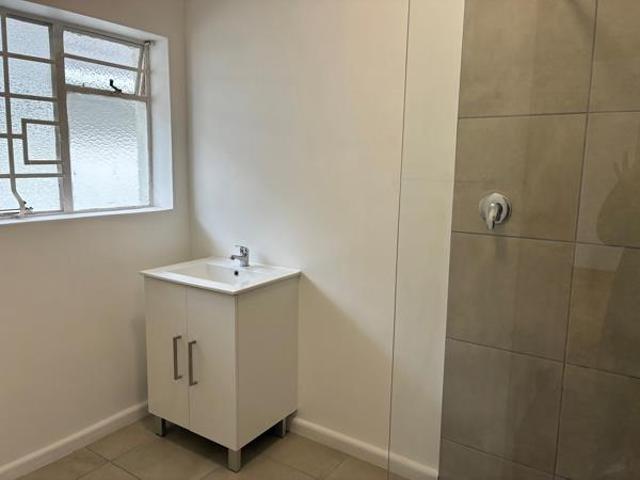 4 Bedroom House in Bergvliet