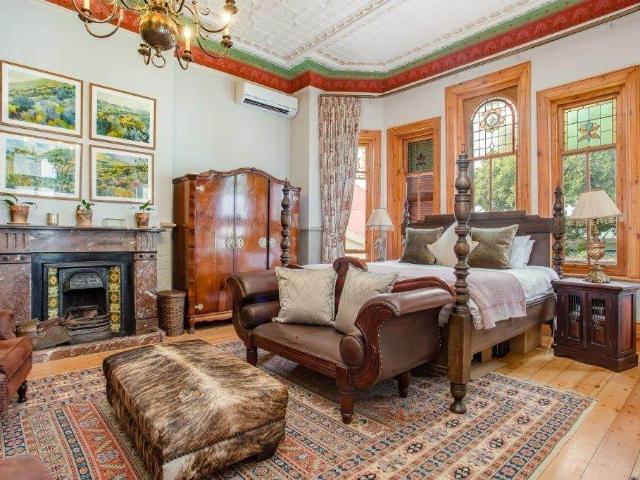 4 Bedroom House in Bergzicht