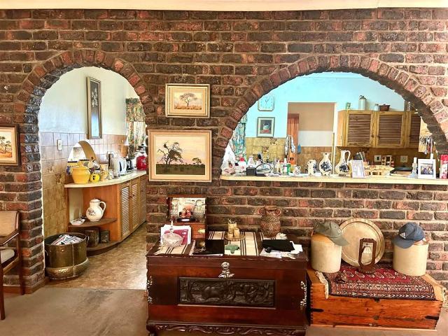 4 Bedroom House in Bergzicht