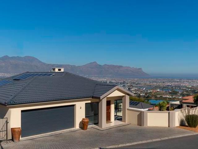 4 Bedroom House in Bizweni