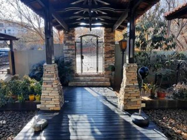 4 Bedroom House in Birdwood