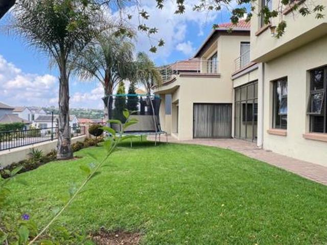 4 Bedroom House in Blue Valley Golf Estate