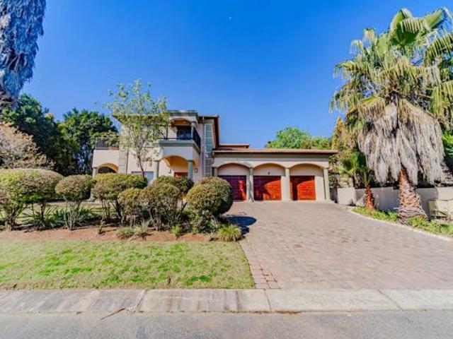 4 Bedroom House in Blue Valley Golf Estate