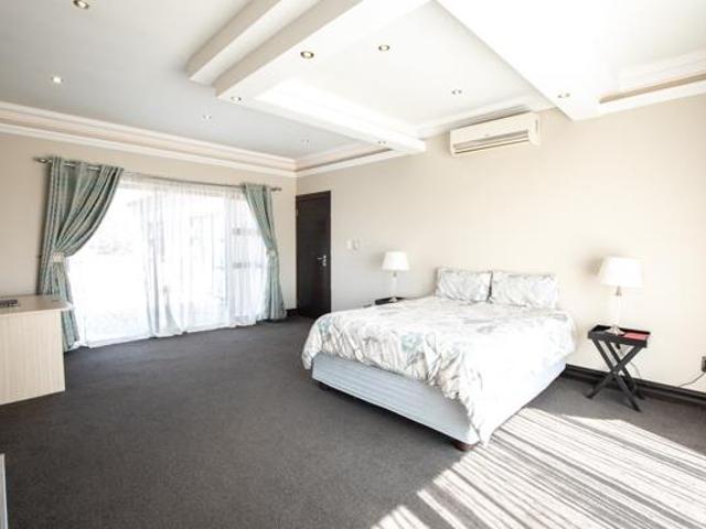 4 Bedroom House in Blue Valley Golf Estate