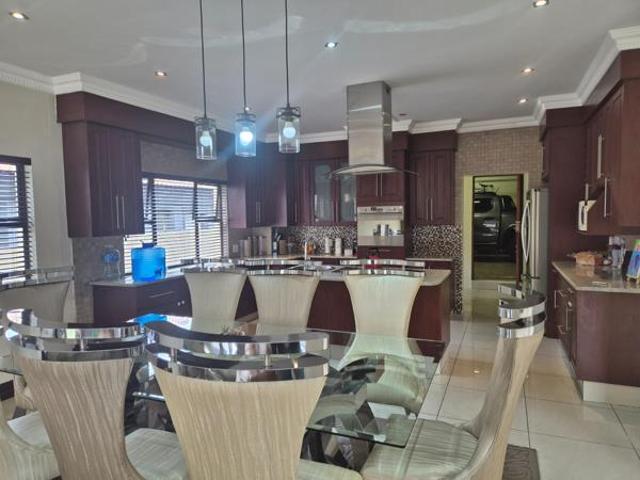 4 Bedroom House in Blue Valley Golf Estate