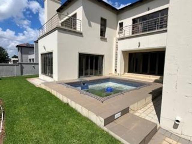 4 Bedroom House in Blue Valley Golf Estate