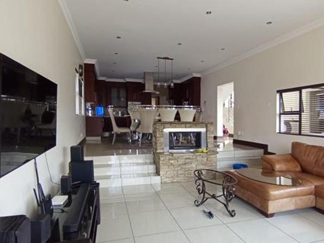 4 Bedroom House in Blue Valley Golf Estate