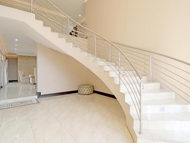 4 Bedroom House in Blue Valley Golf Estate
