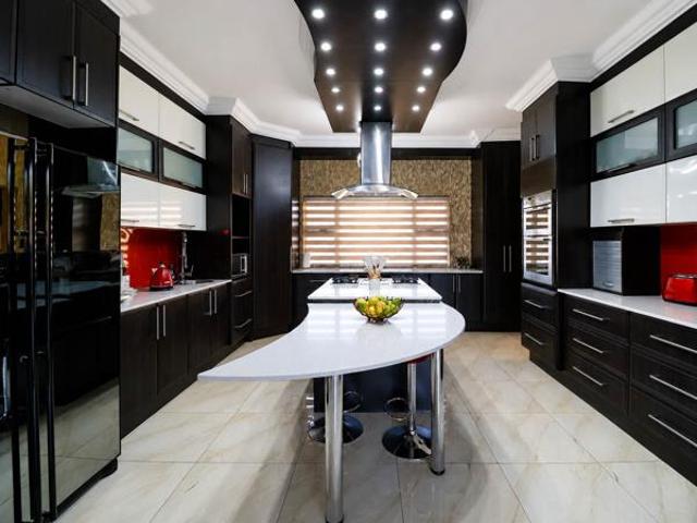 4 Bedroom House in Blue Valley Golf Estate