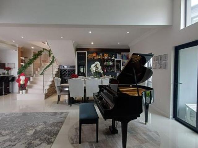 4 Bedroom House in Blue Valley Golf Estate