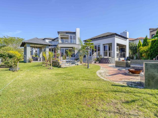 4 Bedroom House in Blue Valley Golf Estate