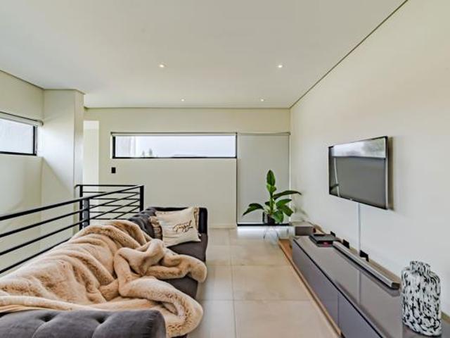 4 Bedroom House in Blue Valley Golf Estate