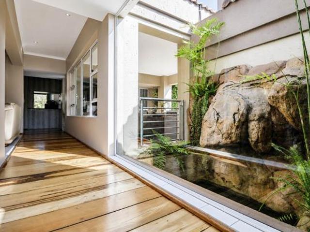 4 Bedroom House in Blue Valley Golf Estate