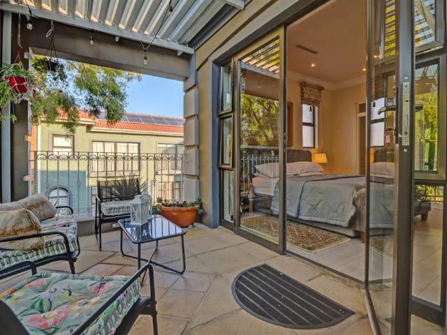 4 Bedroom House in Blue Valley Golf Estate