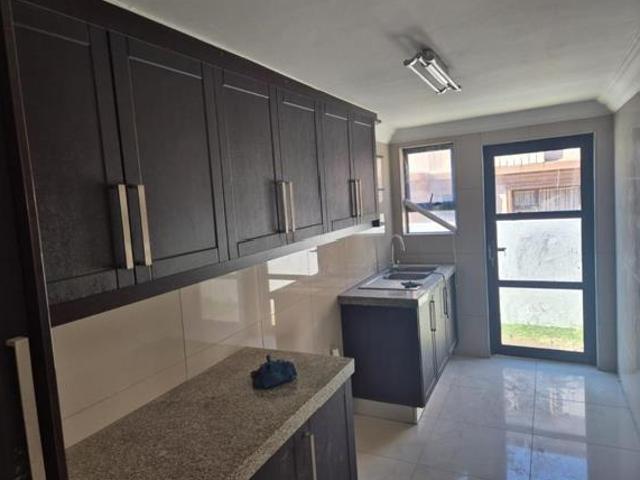 4 Bedroom House in Blue Valley Golf Estate