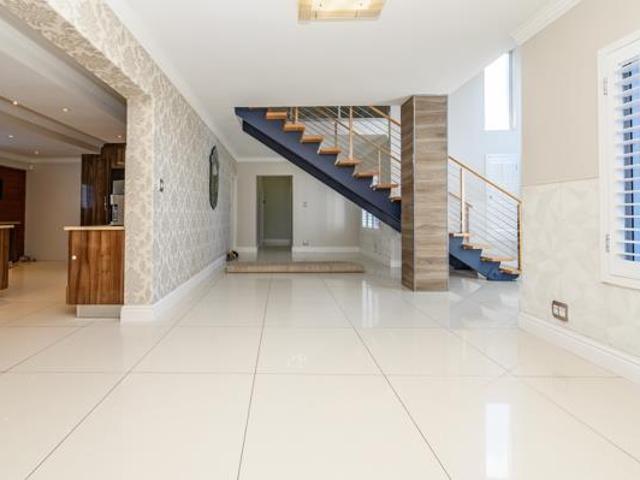 4 Bedroom House in Bluewater Bay