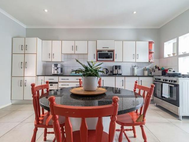 4 Bedroom House in Bluewater Bay