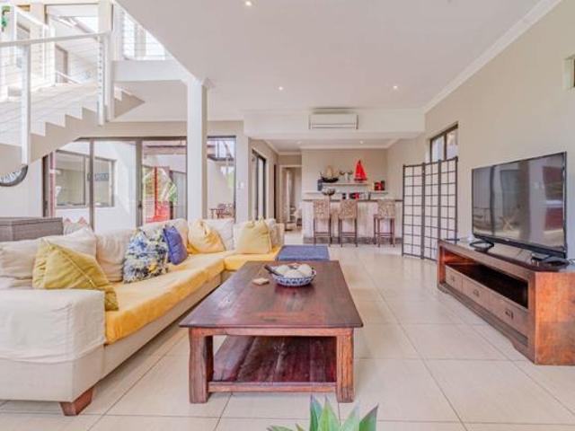 4 Bedroom House in Blythedale Beach