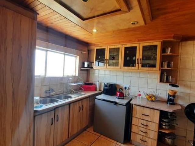 4 Bedroom House in Bloemfontein Central