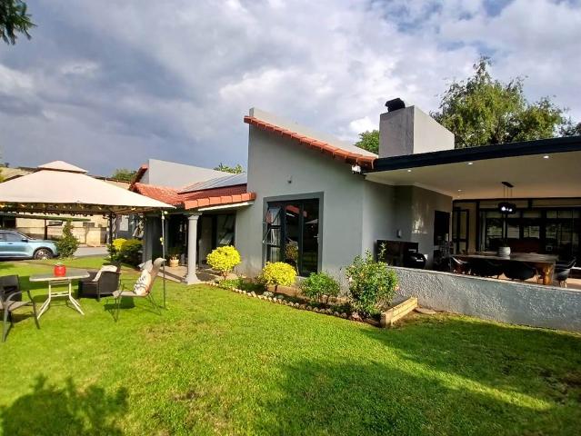 4 Bedroom House in Bloubosrand