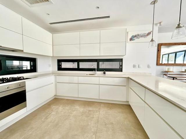 4 Bedroom House in Bryanston East