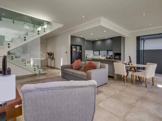 4 Bedroom House in Bryanston