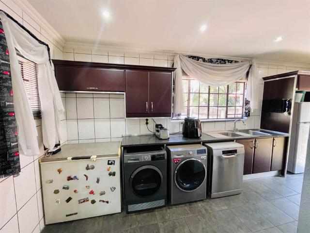 4 Bedroom House in Brackenhurst