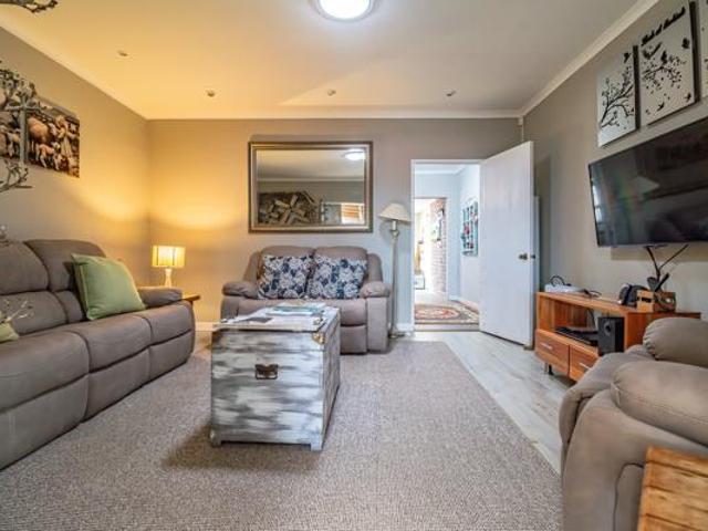 4 Bedroom House in Bramhope