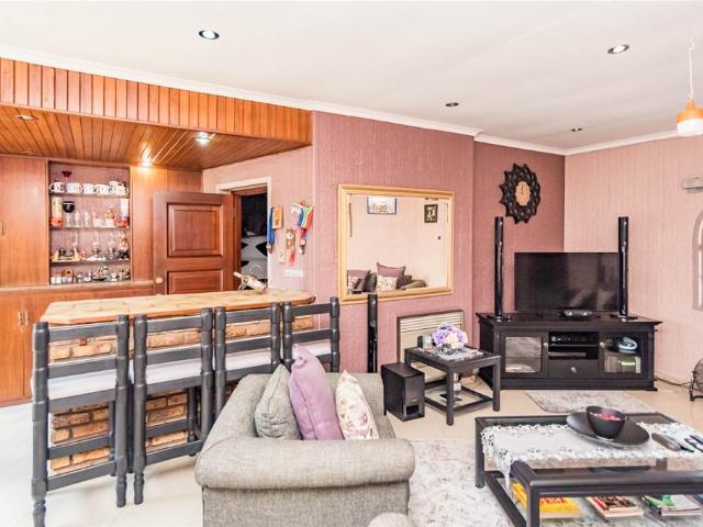 4 Bedroom House in Bramley Park