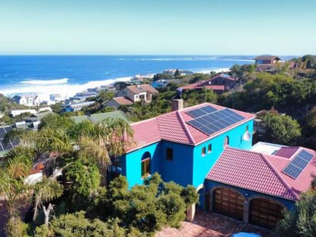 4 Bedroom House in Brenton on Sea
