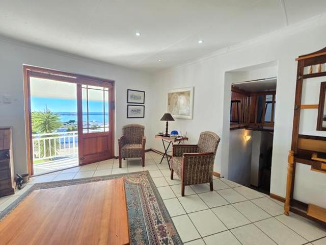4 Bedroom House in Britanica Heights