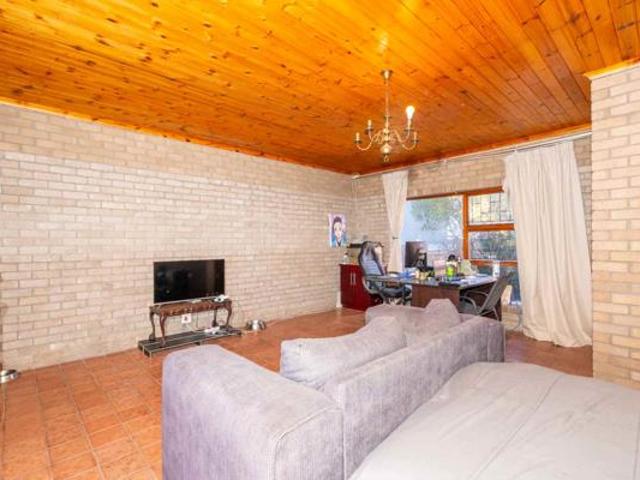 4 Bedroom House in Britannia Bay