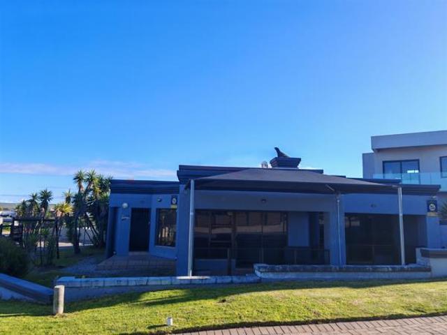 4 Bedroom House in Britannia Bay