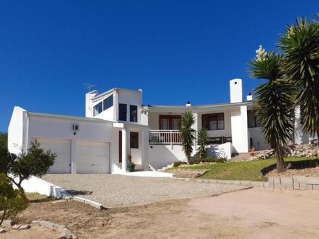4 Bedroom House in Britannia Bay