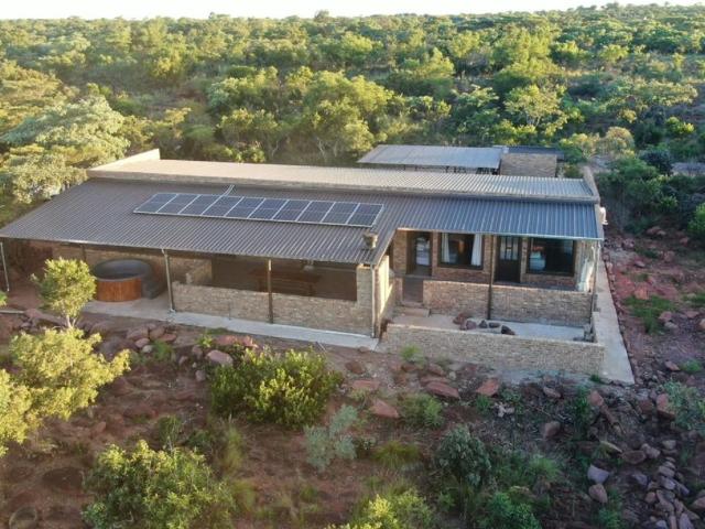 4 Bedroom House in Buffelspoort Eco Estate