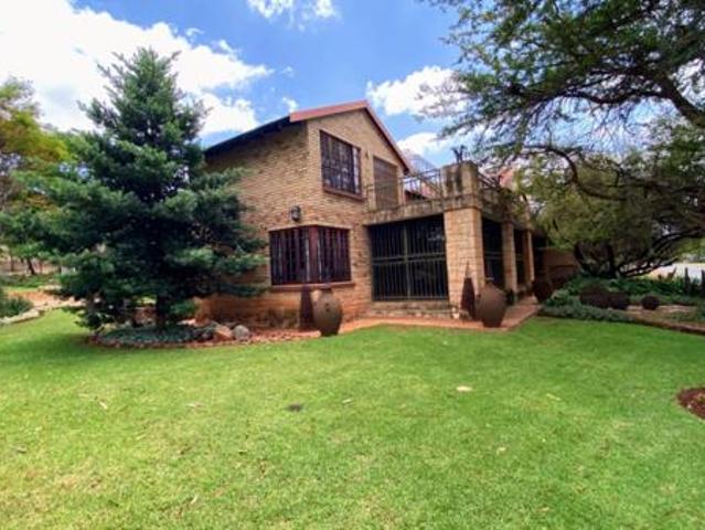 4 Bedroom House in Buffelspoort