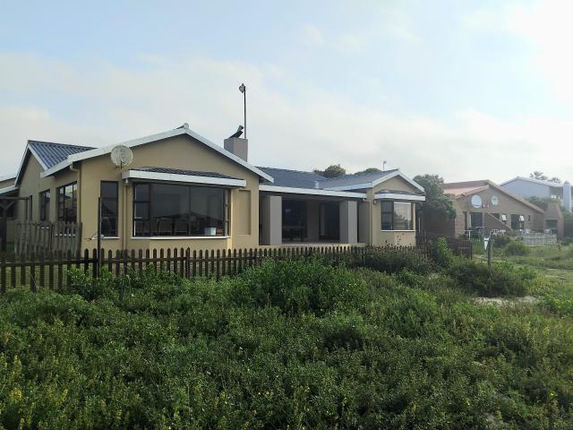 4 Bedroom House in Gouritsmond