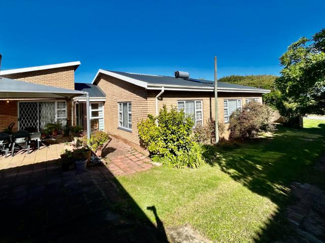 4 Bedroom House in Gouritsmond