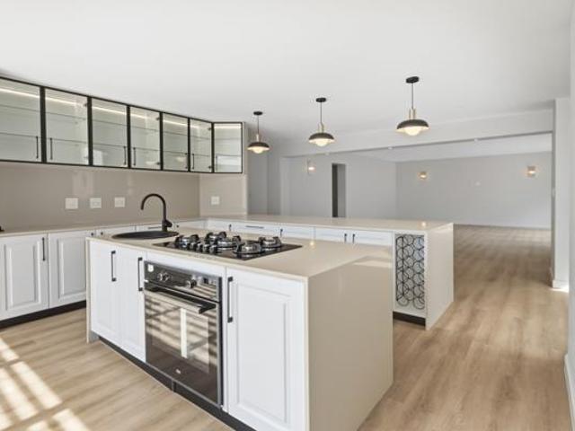 4 Bedroom House in Golden Hill