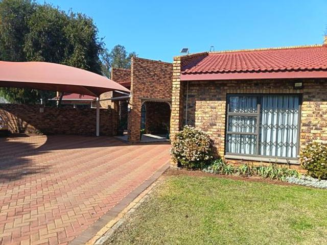 4 Bedroom House in Golf Park