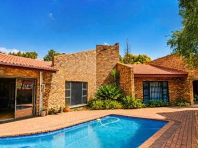 4 Bedroom House in Golf Park