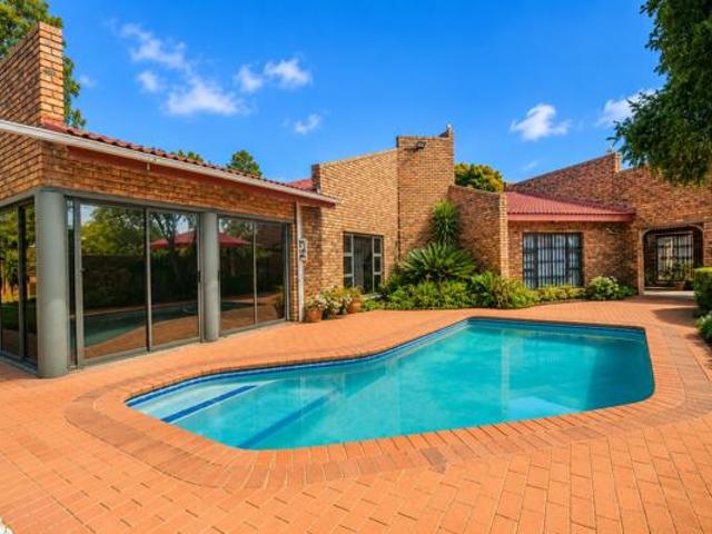 4 Bedroom House in Golf Park