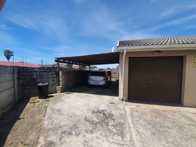 4 Bedroom House in Gonubie