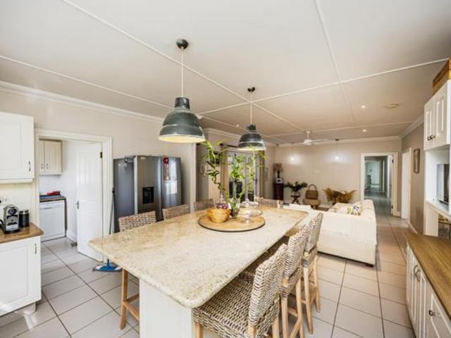 4 Bedroom House in Gonubie