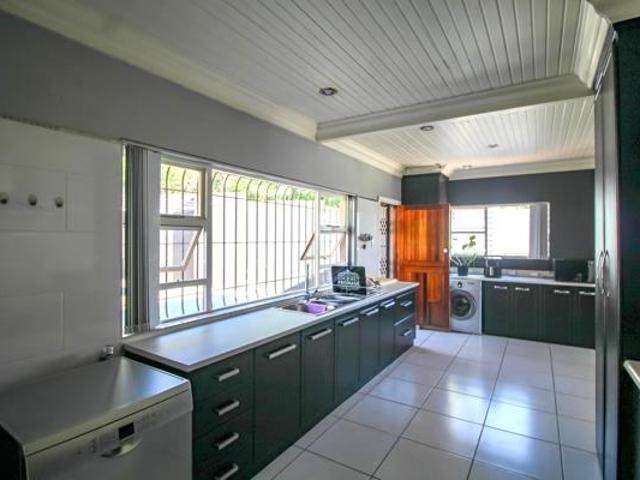 4 Bedroom House in Gonubie