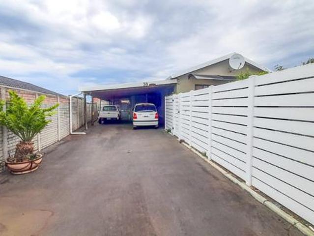 4 Bedroom House in Gonubie